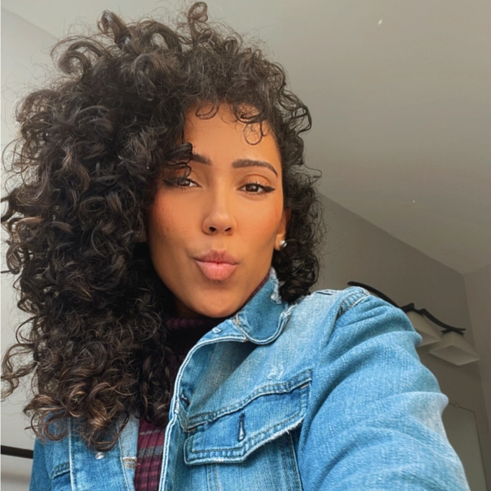 Meet your Posher, Angelica